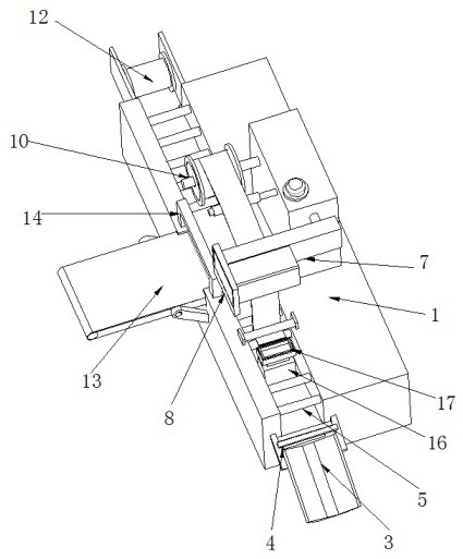 Efficient feeding and stretching packaging machine based on thermal forming packaging