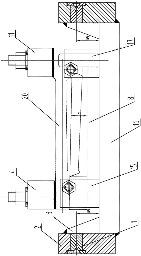 Lathe clamp for machining blade dehumidification groove