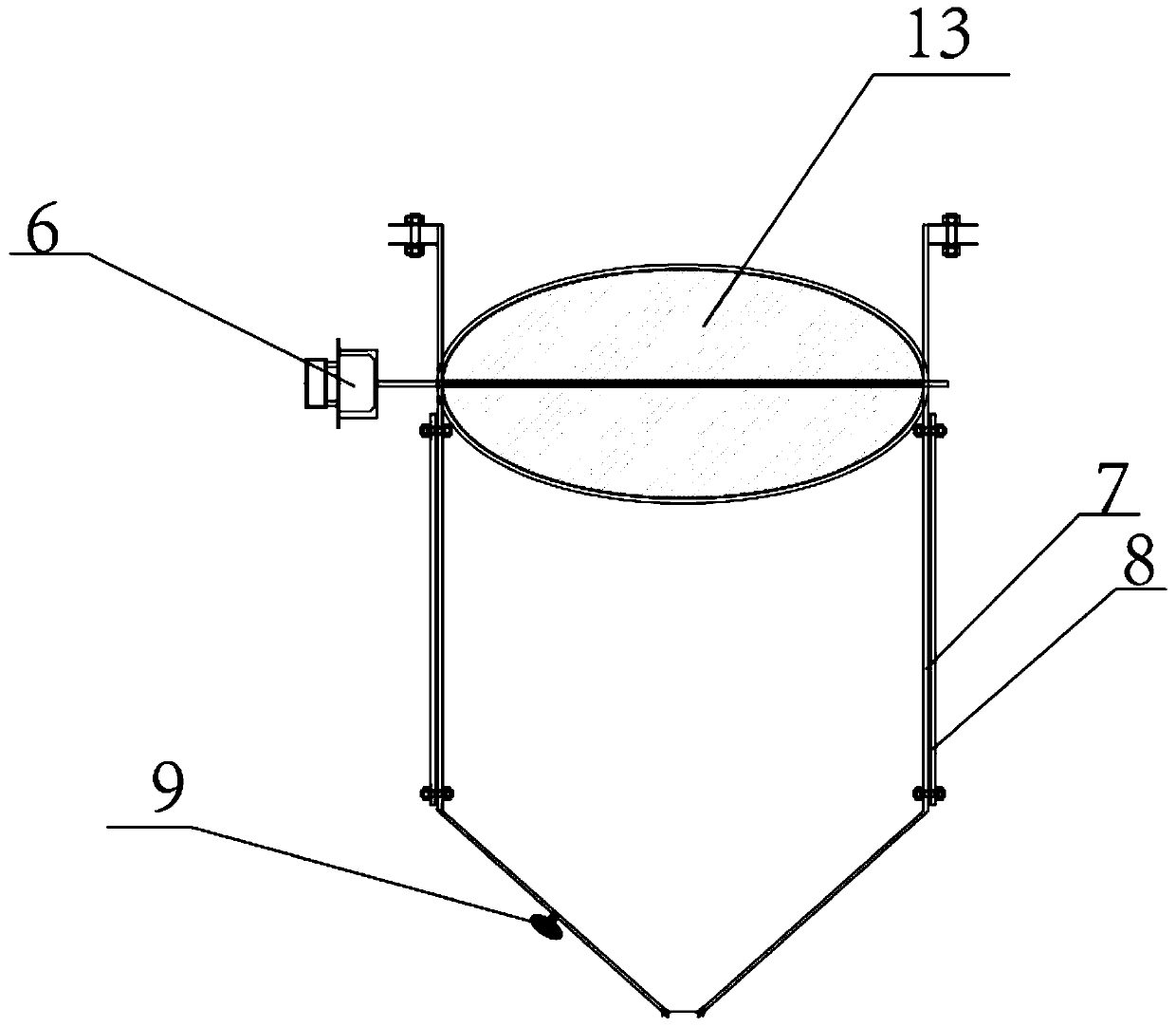 Low-temperature multi-effect seawater desalination device novel spray system