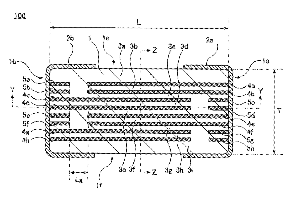 Multilayer ceramic capacitor, mounting structure of multilayer ceramic capacitor, and taped electronic component array