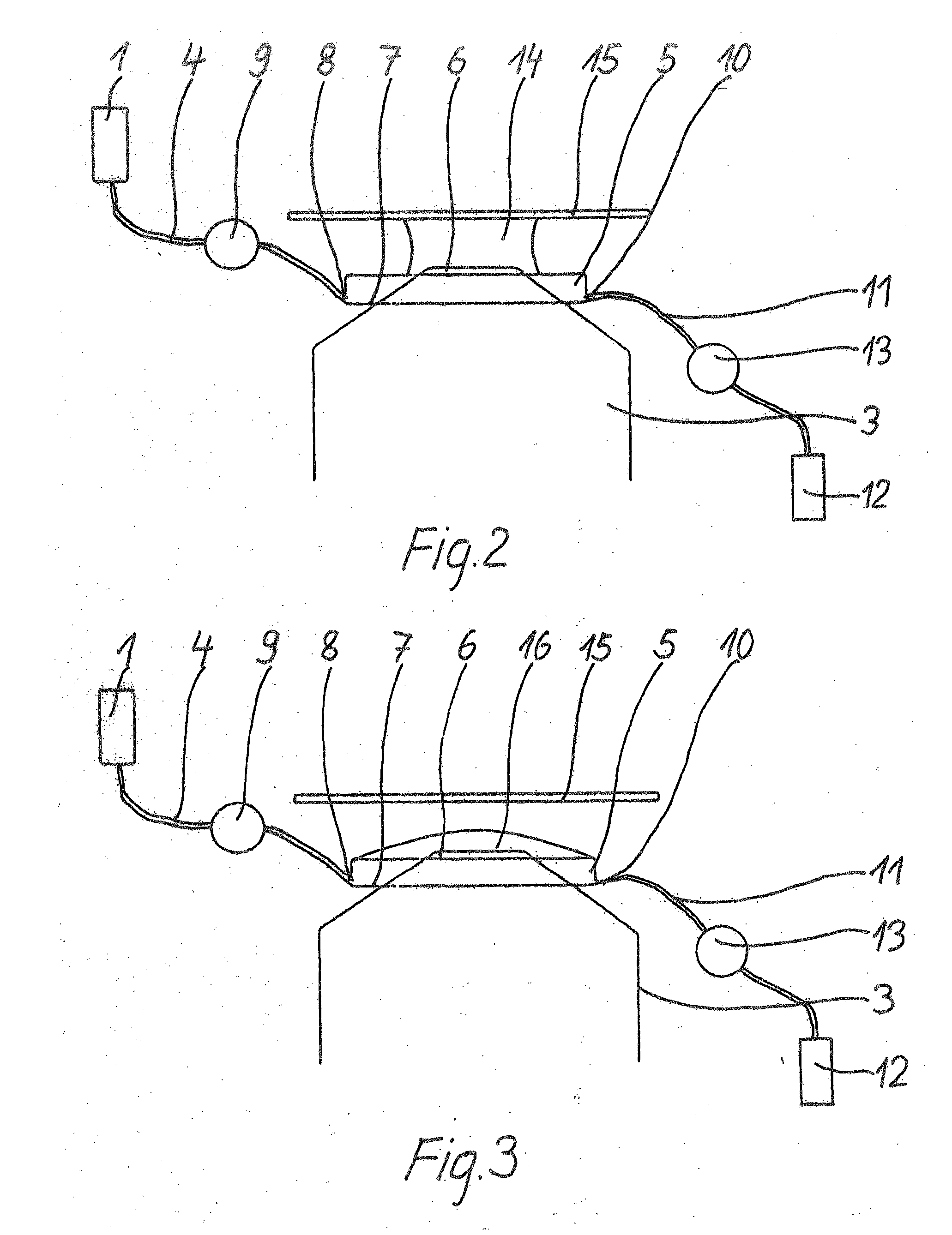 Method and device for the immersion and cleaning of the front lens of microscope objectives