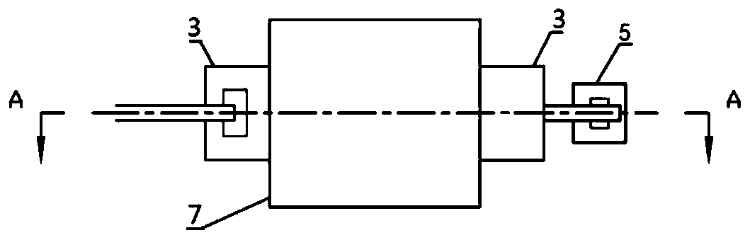 Chromium-containing solid waste and organic material synergistic pyrolysis harmless treatment device and method