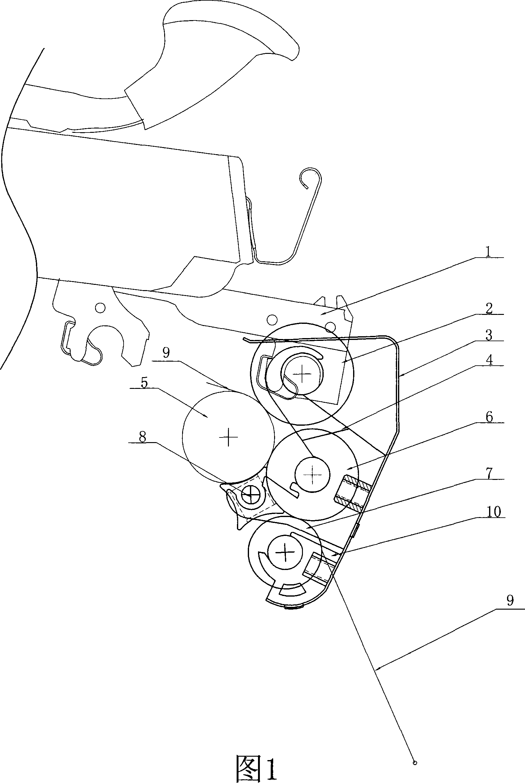 Resilient disc sheet type solid compact spinning apparatus