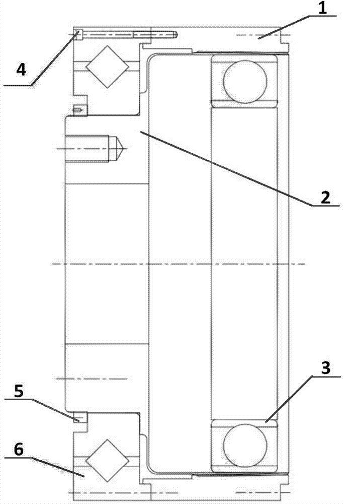 Flat harmonic transmission device with drum-shaped gear teeth