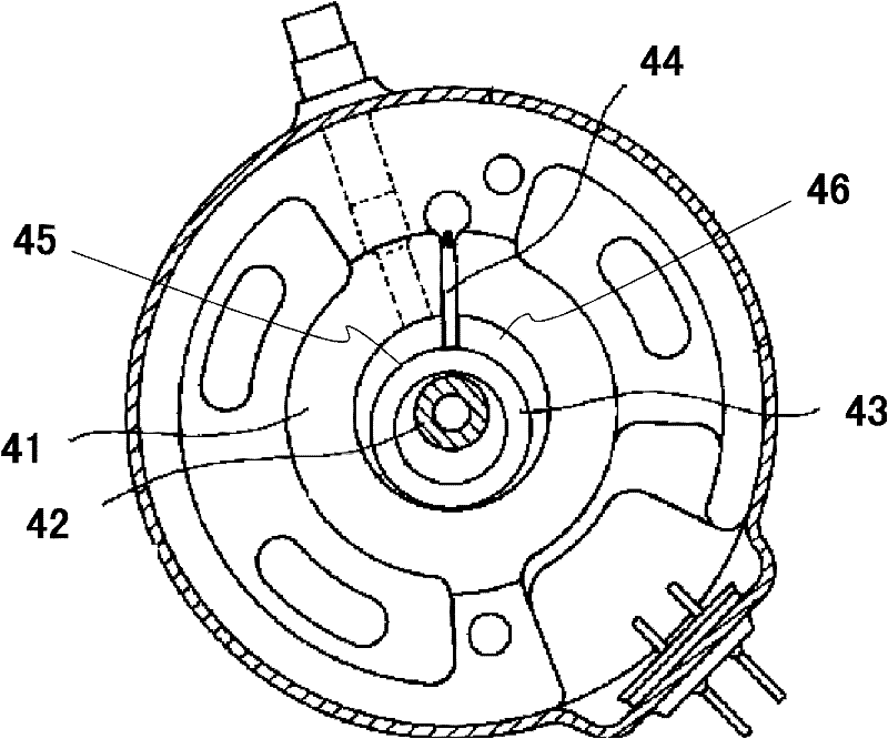 Rotary vane compressor with hydrofluoroolefin refrigerant gas and high speed tool steel vane