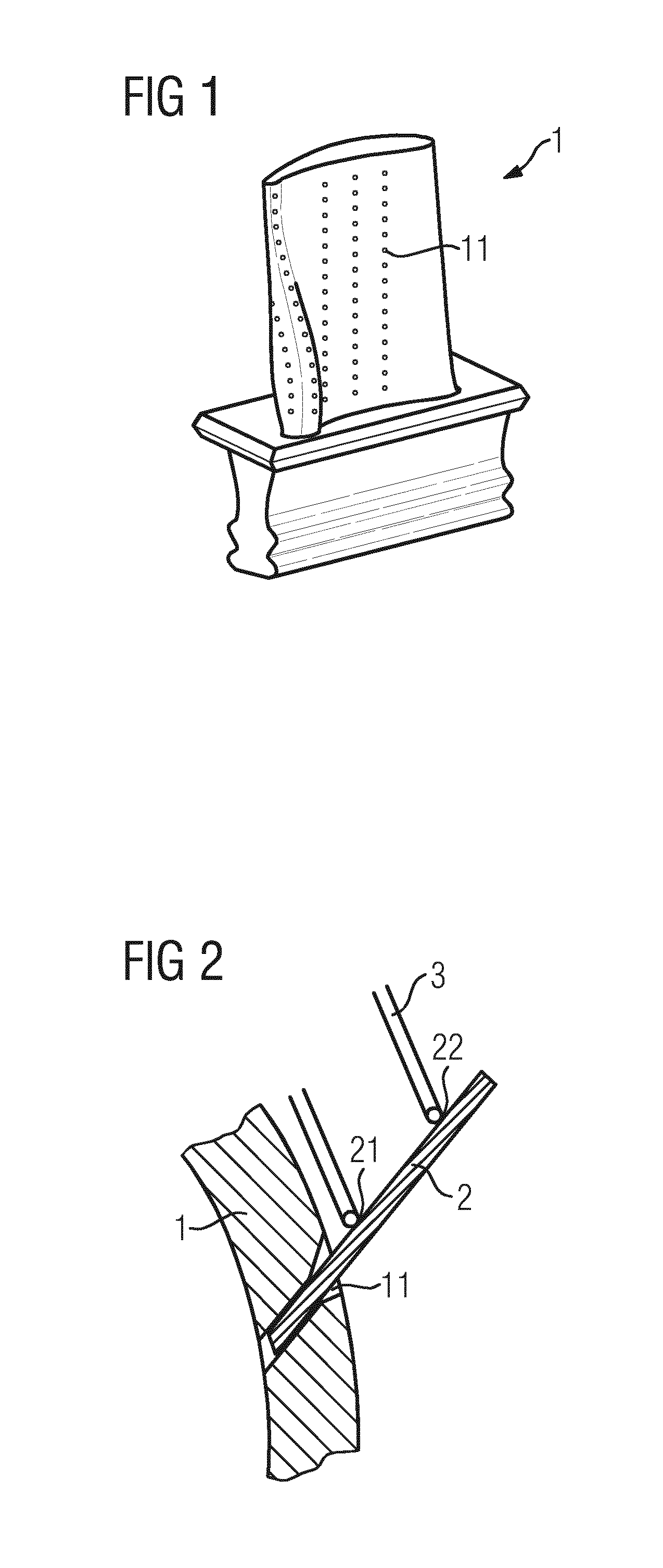 Method for checking cooling holes of a gas turbine blade