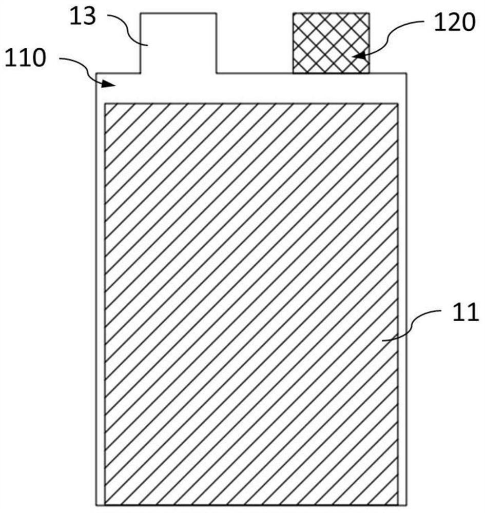 Sectional type interval coating pole piece and naked battery cell