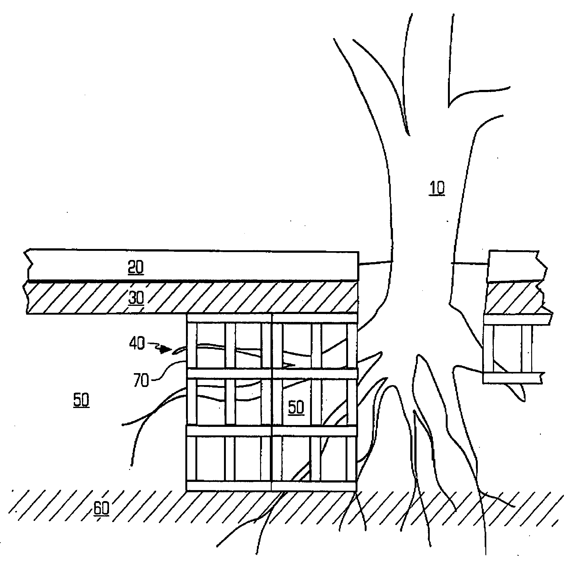 Stackable structural cell having improved support characteristics