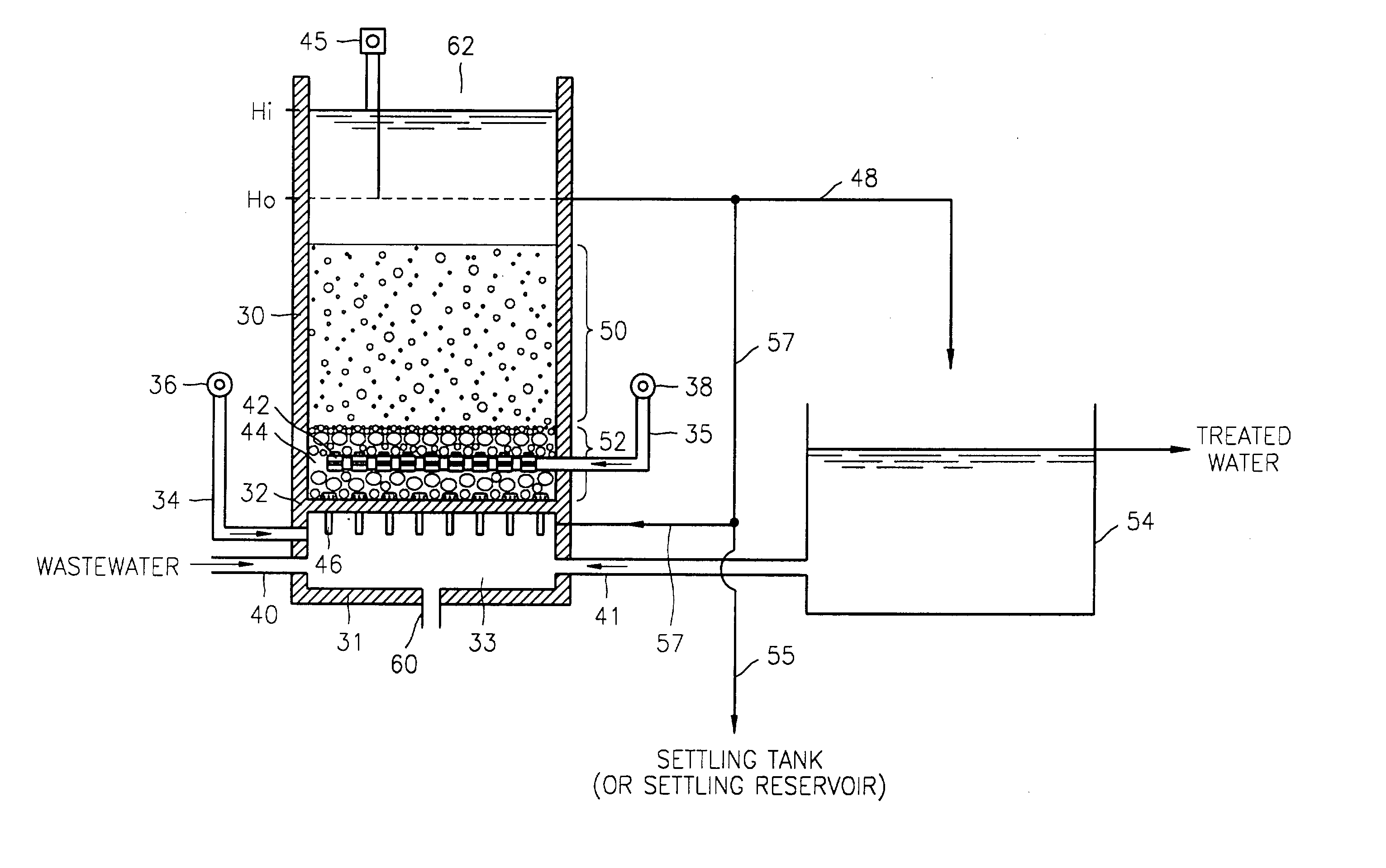 Batch style wastewater treatment apparatus using biological filtering process and wastewater treatment method using the same