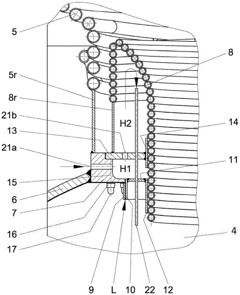 A reactor for being directed at carbon containing fuel carries out entrained flow gasifica tion