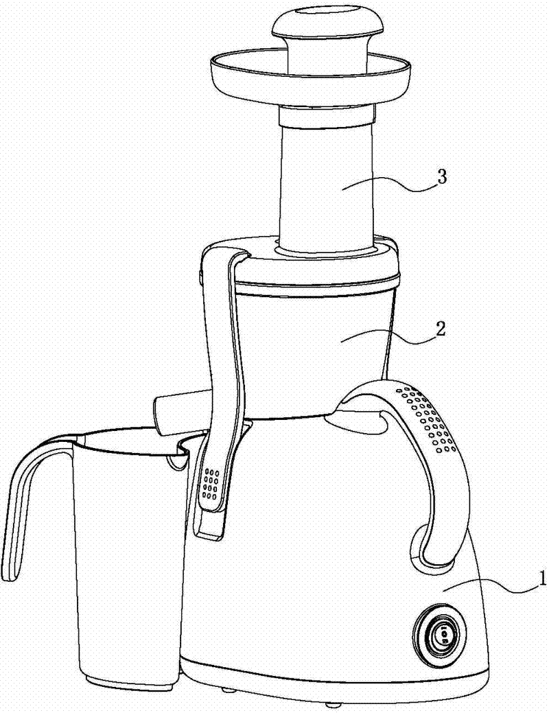 Squeezing type juicer