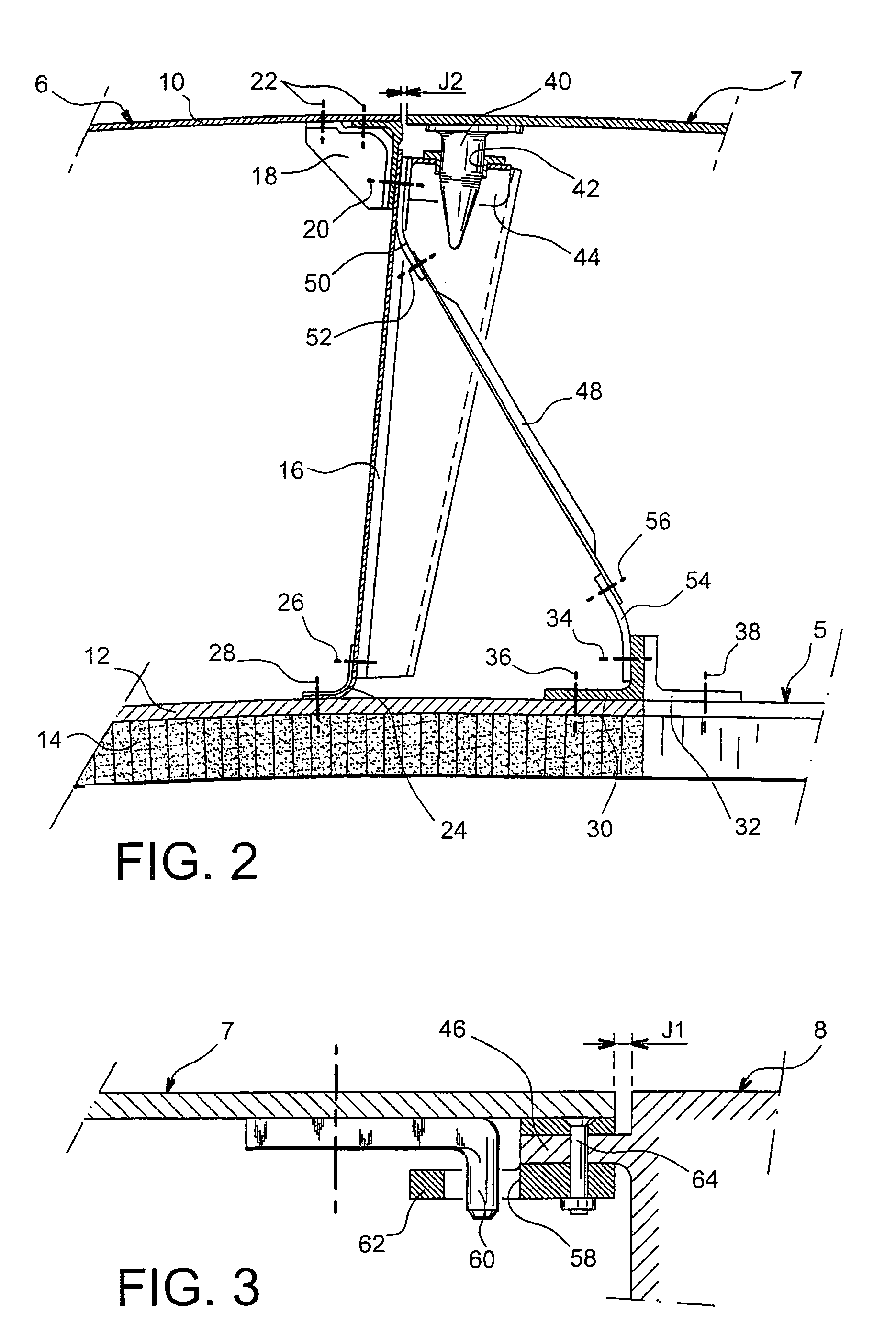 Aircraft engine in which there is a small clearance separating the fan cowls and the thrust inverter cowls