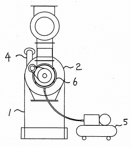 Pneumatic anti-clogging cooling device of biomass particle granulator ring mold