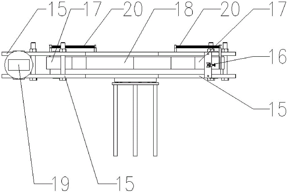 Continuous aerobic composting device and disposal method for dead livestock and poultry on livestock and poultry farm