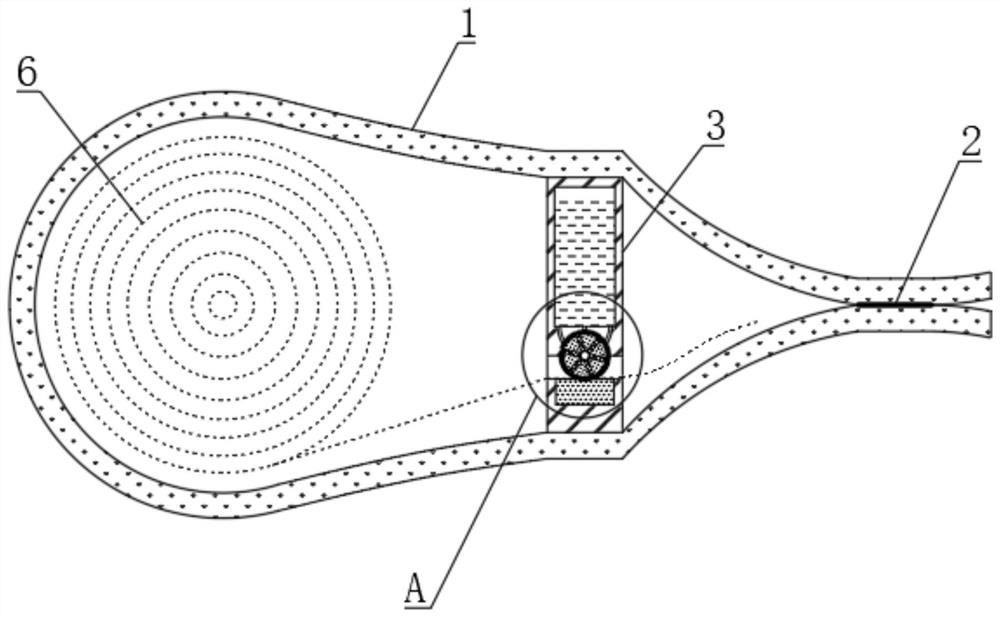 Self-service moisturizing type wet tissue packaging bag and matched roll type wet tissue thereof