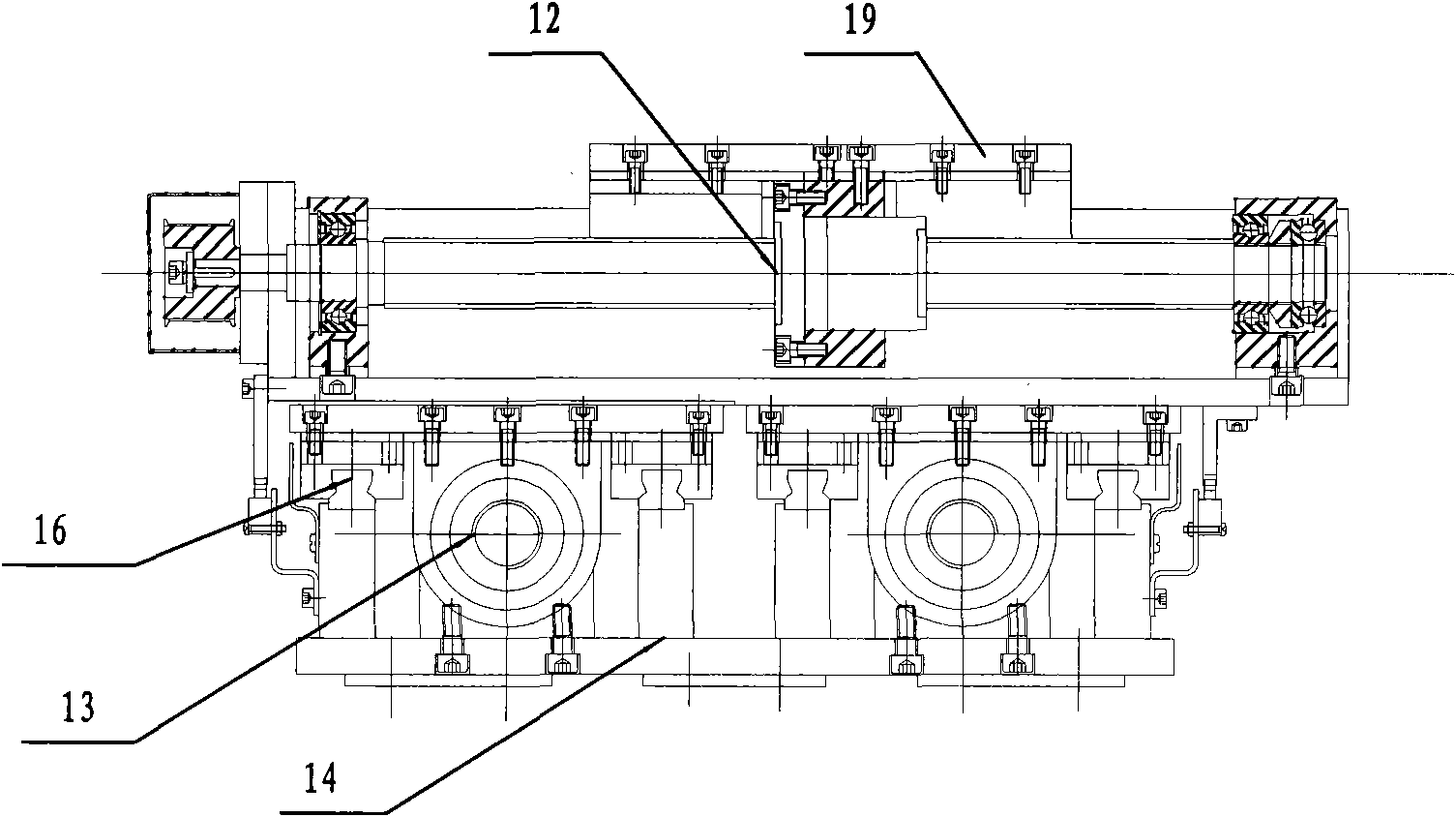 Tracking device for welding hull longitudinal