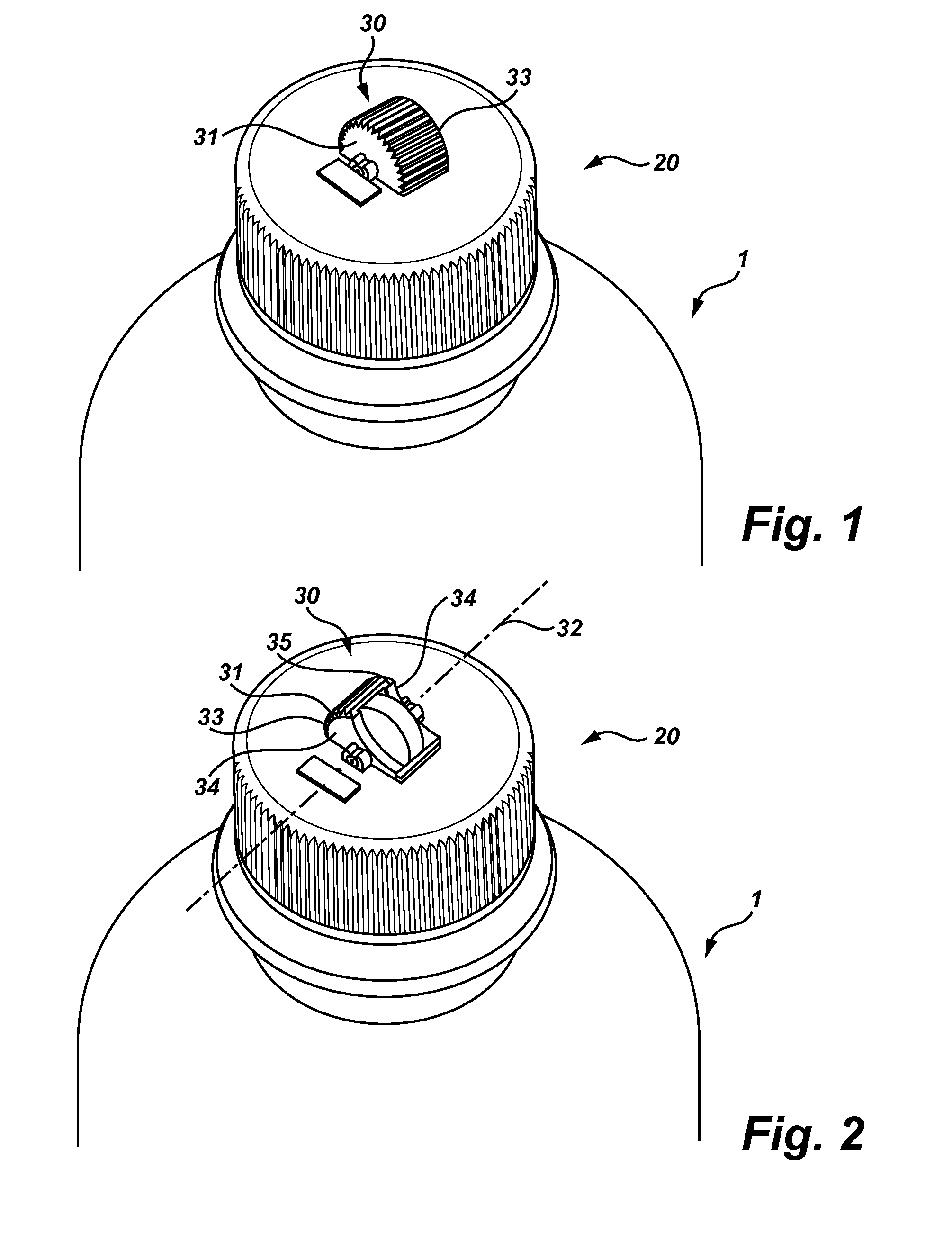 Water bottle with dosage in a dispenser cap