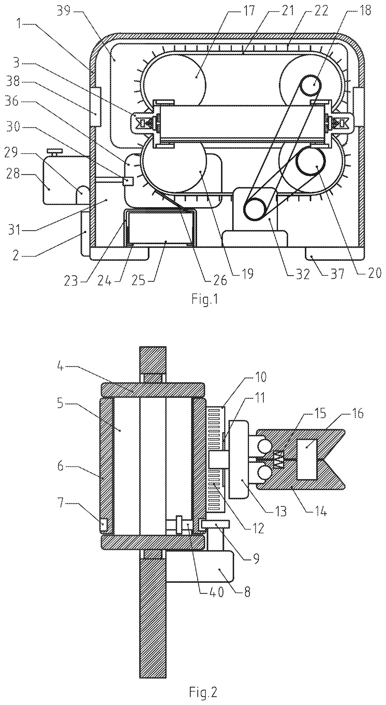 Bolt grease removal device