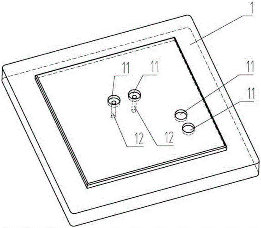 Clamping-piece-type microfluidic device and manufacturing method