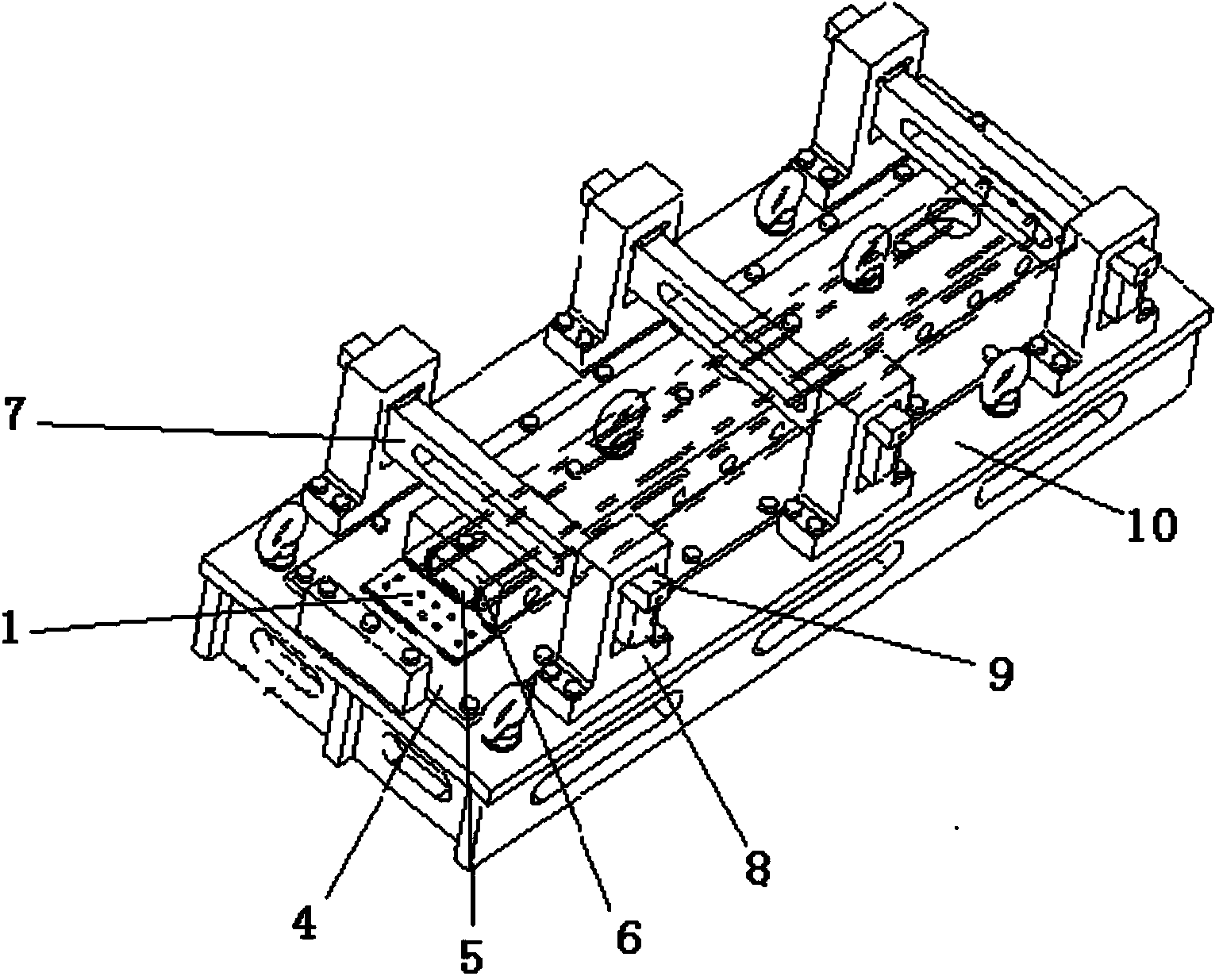 Deformation control method and control fixture for heat treatment of airplane sliding rail component