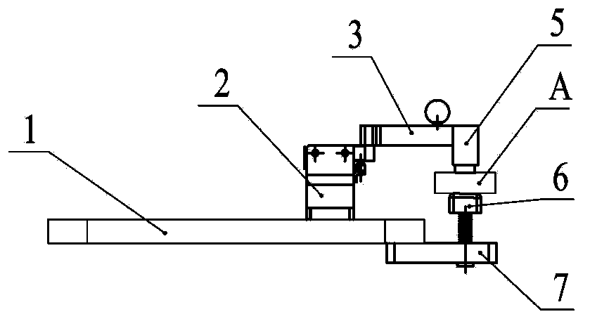 Automatic clamping mechanism of car acoustic component detecting tool