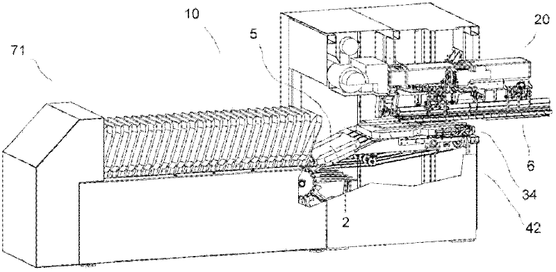 Device and method for fitting sacks