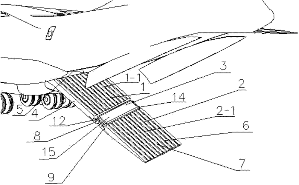 Transport plane rear cargo-bridge cabin-door structure capable of reducing cargo-bridge landing angle