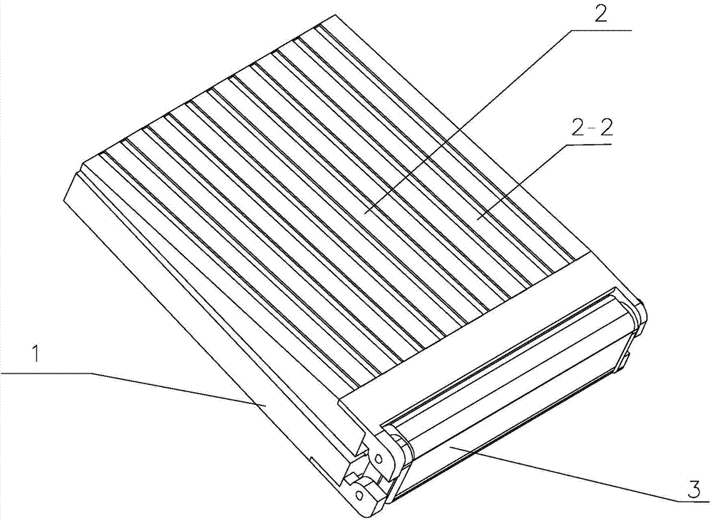 Transport plane rear cargo-bridge cabin-door structure capable of reducing cargo-bridge landing angle