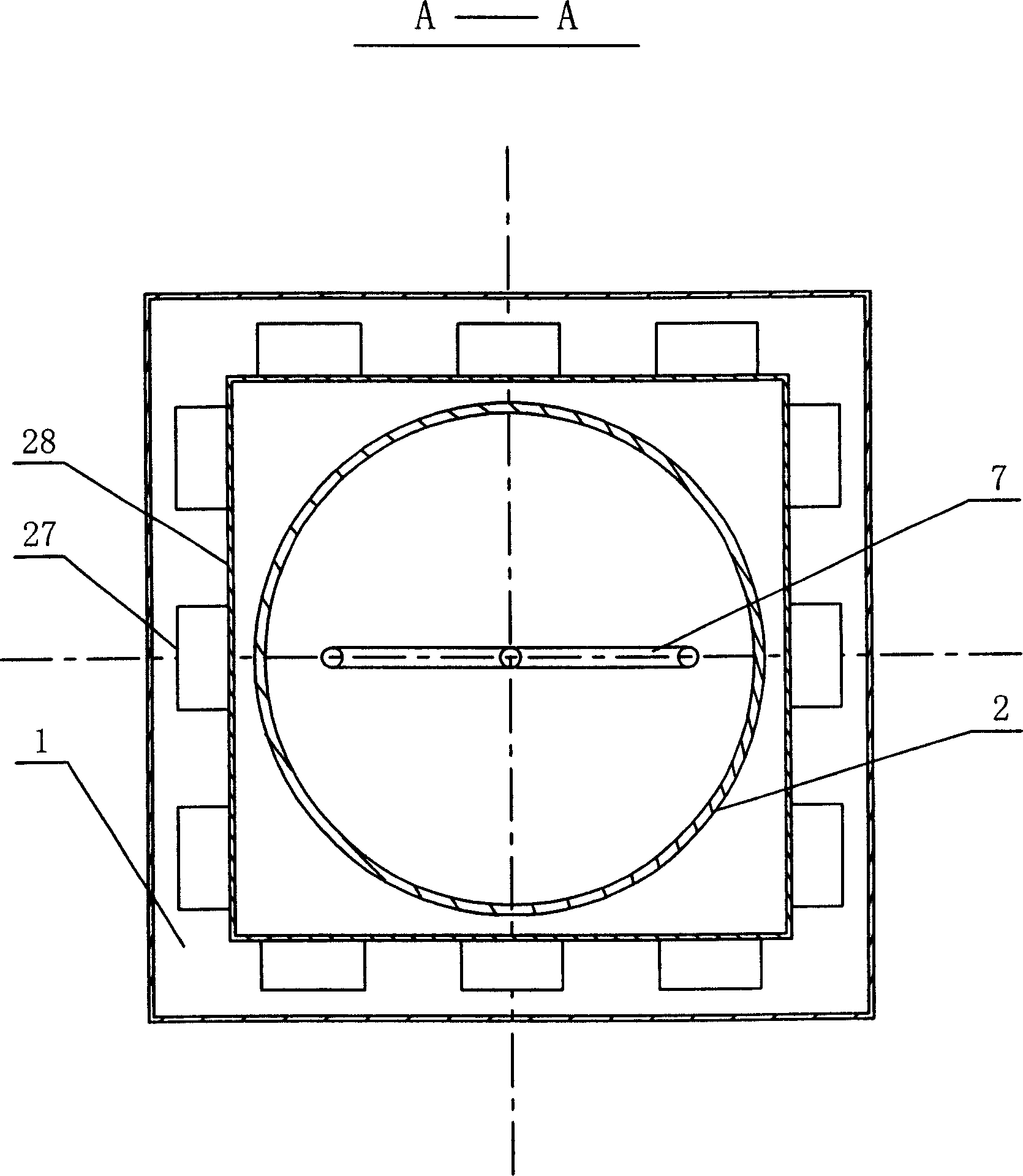 Decompressed microwave extraction device and method for extracting plant effective ingredient