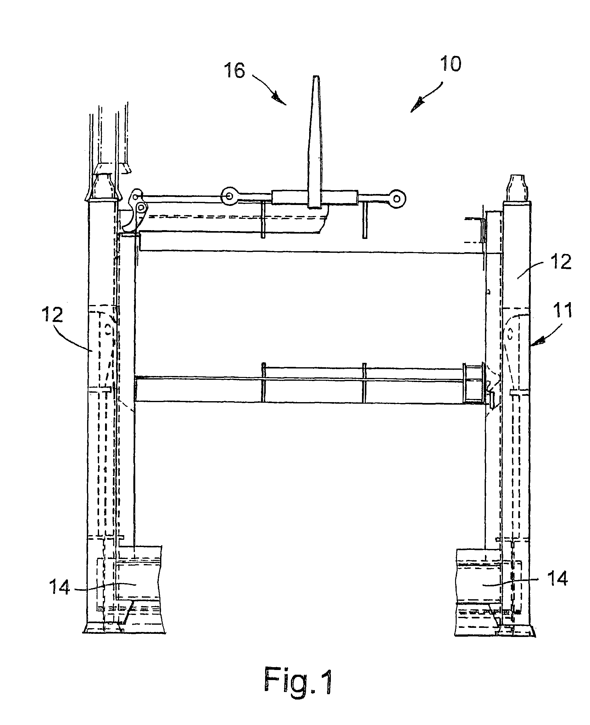 Cargo handling apparatus