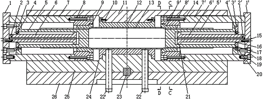 Tube blank bilateral reverse central spindle thrusting reducing die and process