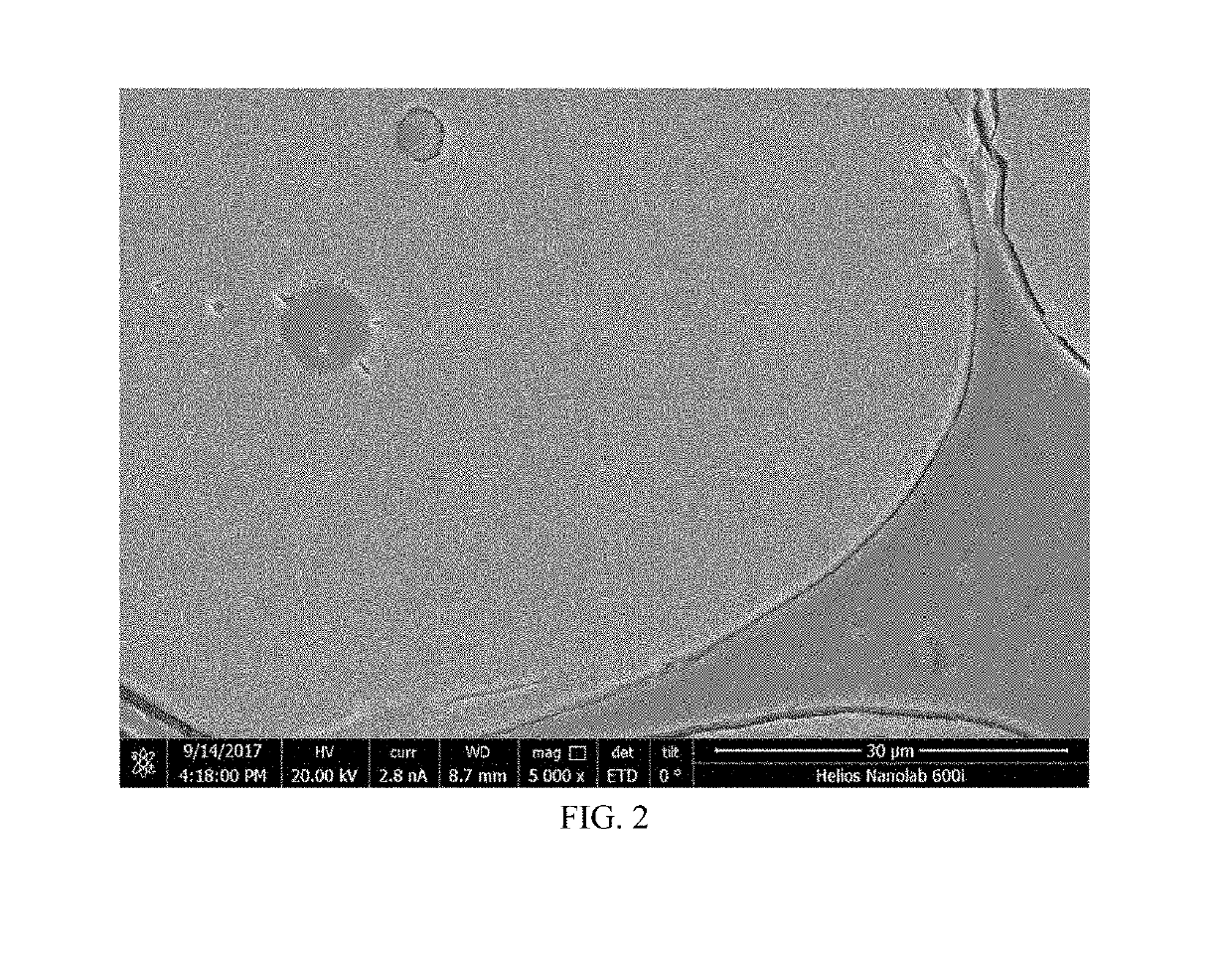 Preparation method of monocrystal uranium dioxide nuclear fuel pellets