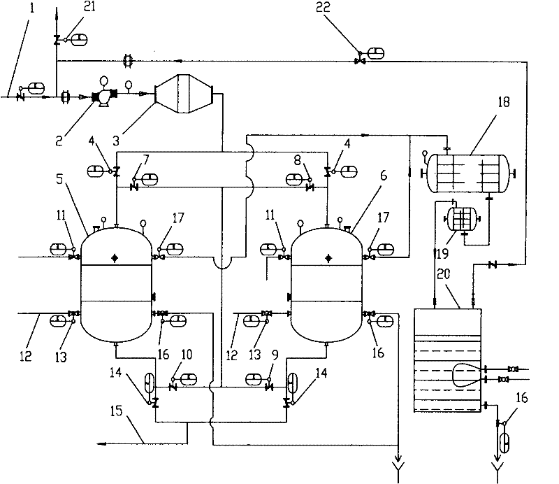 Environment-friendly device for recycling and treating solvents in tail gas