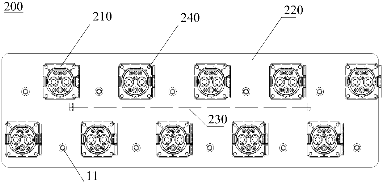 Vehicle and automatic alignment device and method of vehicle charging interfaces