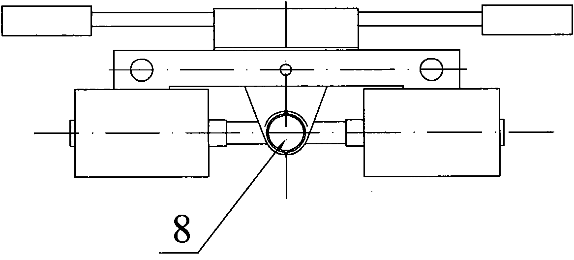 Auxiliary pipe-conveying device for on-site mixed explosive