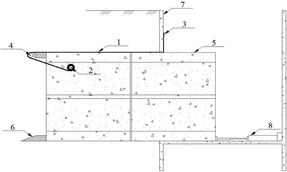 Reverse towing device capable of reducing longitudinal deformation of soil when box culvert is jacked in