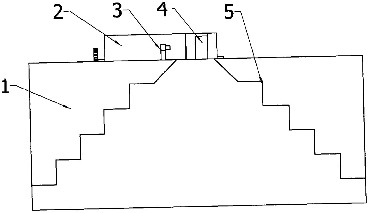 A continuous automatic mousetrap