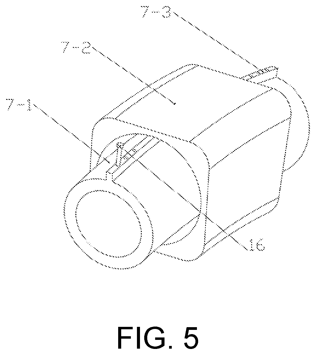 Online monitoring system for crack on hoist spindle and operation method thereof