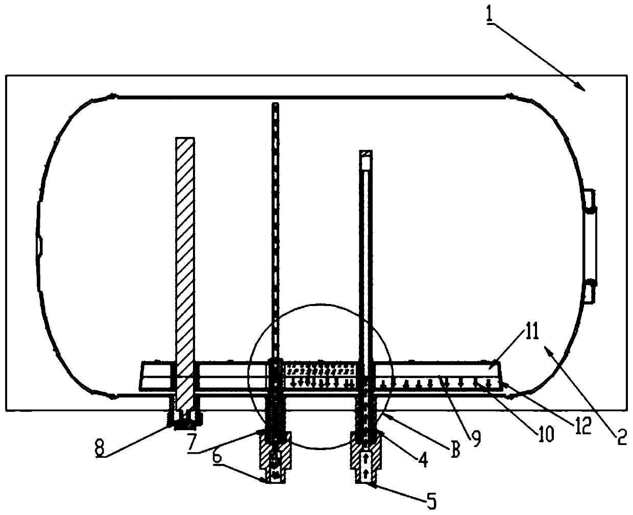 Electric water heater with high hot water output rate and method for improving hot water output rate of electric water heater