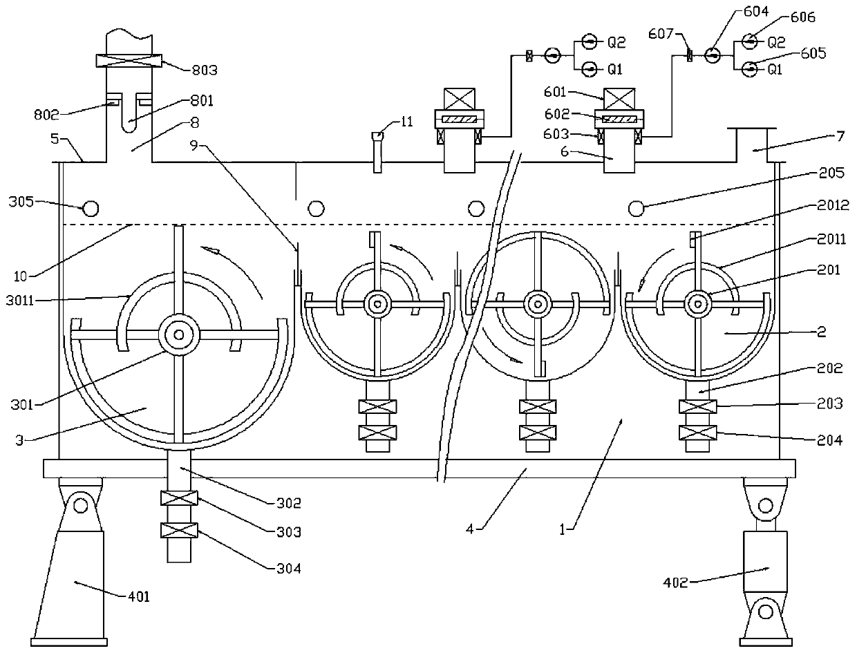 Horizontal continuous microwave heating furnace special for powder and heating method