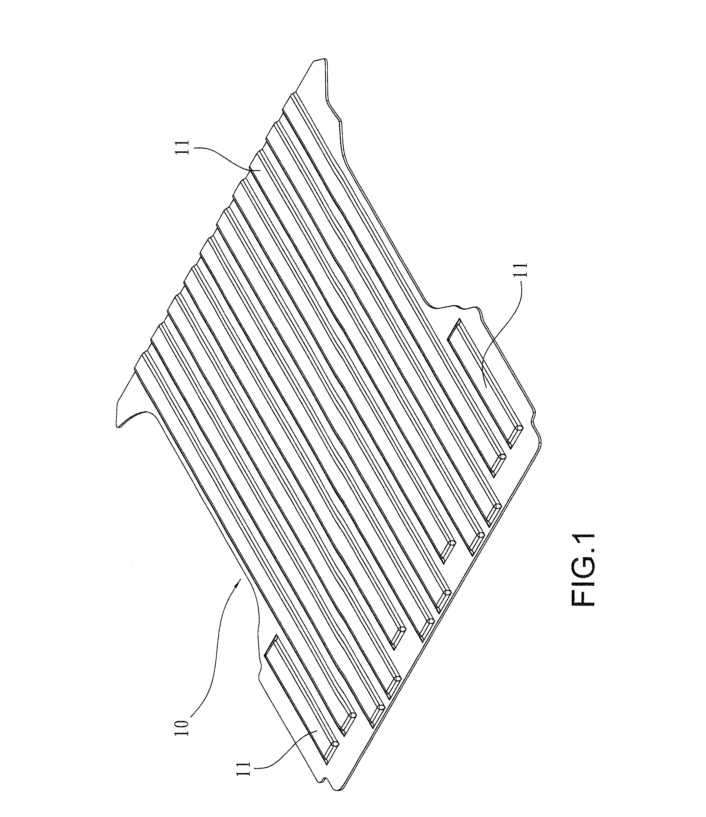 Structure of floor mat of cargo bed of truck