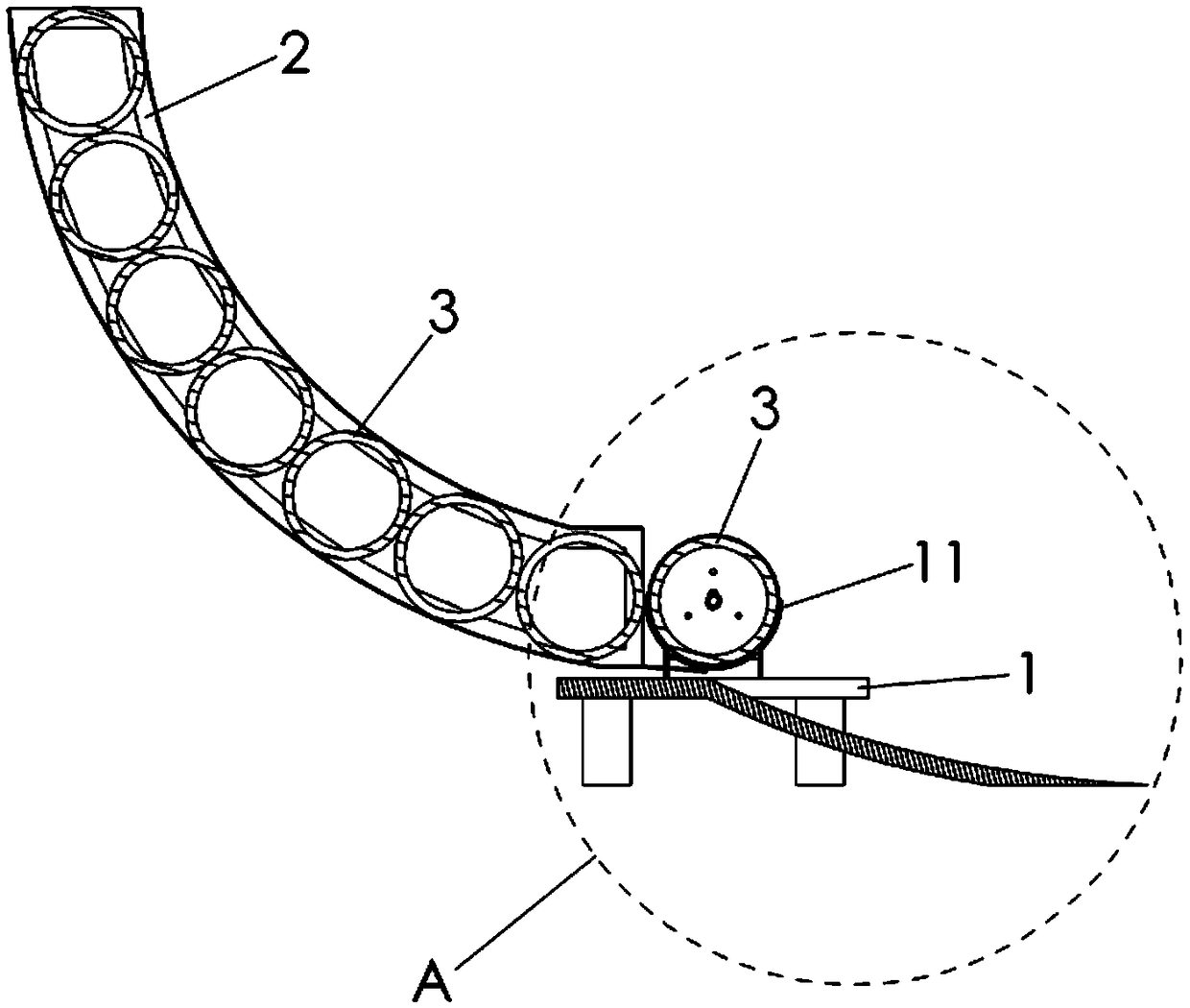 Three-dimensional roll dividing machine for welded roll pipes