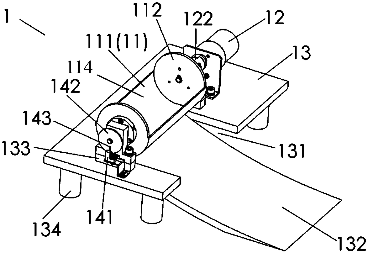 Three-dimensional roll dividing machine for welded roll pipes