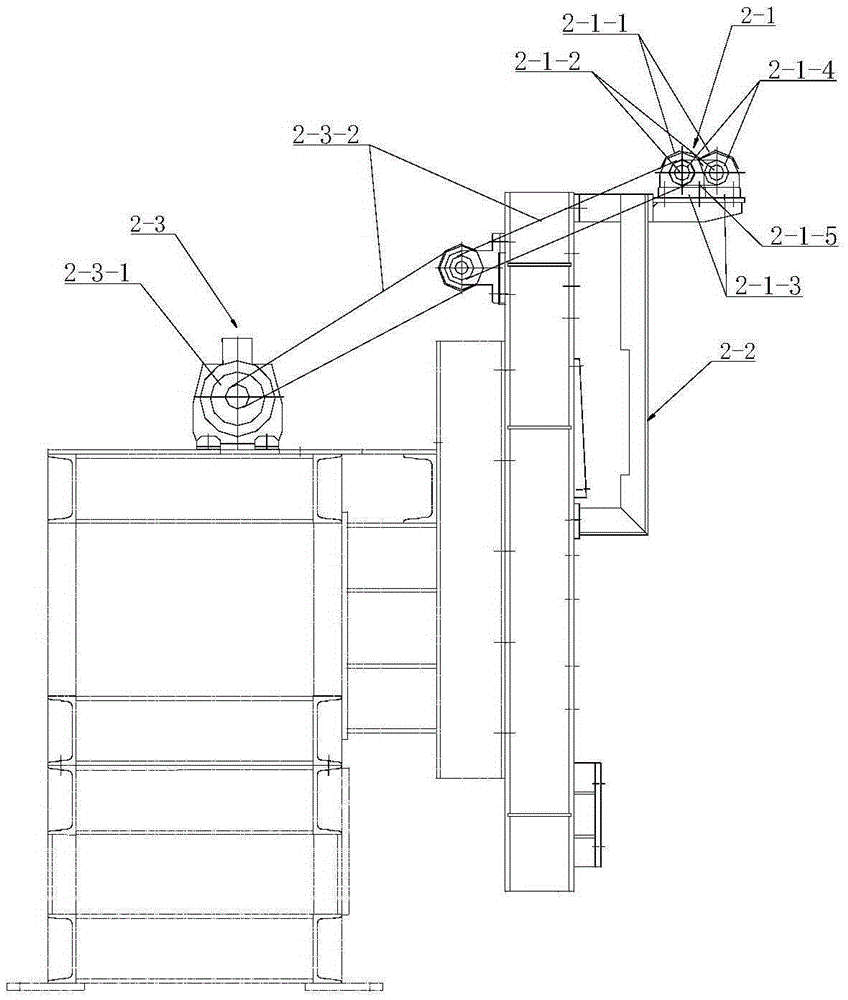 Manual detection auxiliary device for continuous production line of tubular products or bars