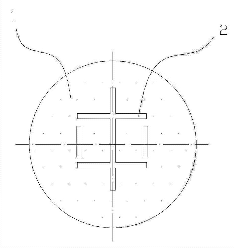 Filter tip with gaps and patterns