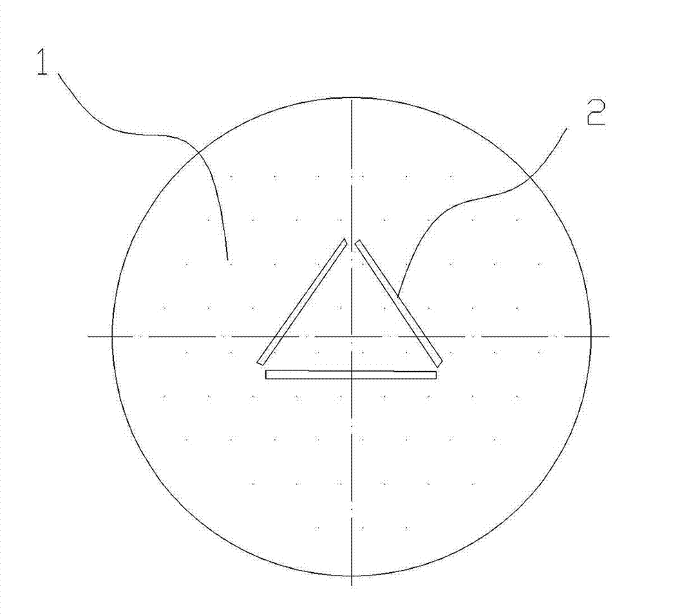 Filter tip with gaps and patterns