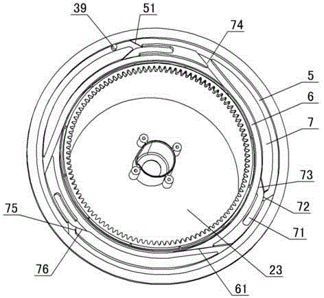 Labyrinth type self-locking device of winder