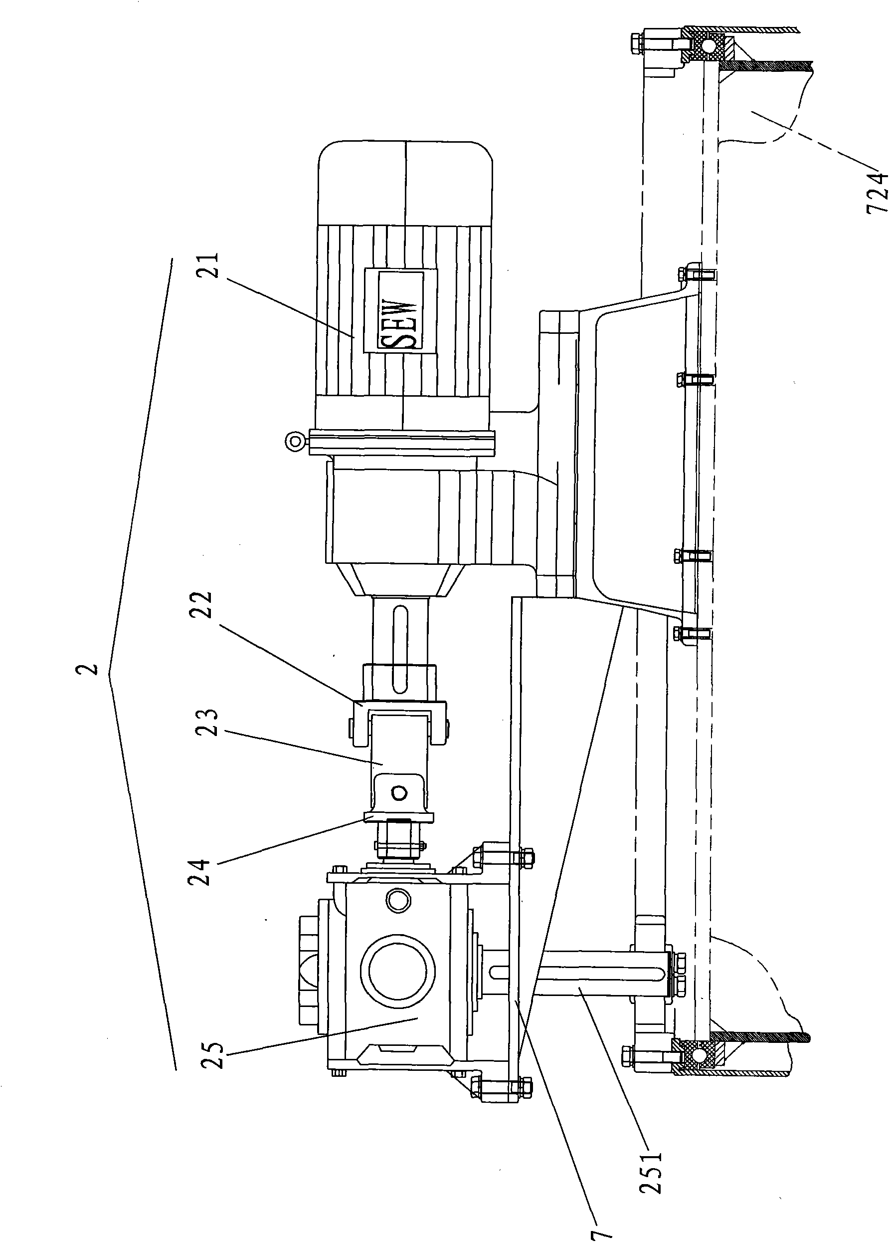 Central transmission mud-scraping and sucking machine