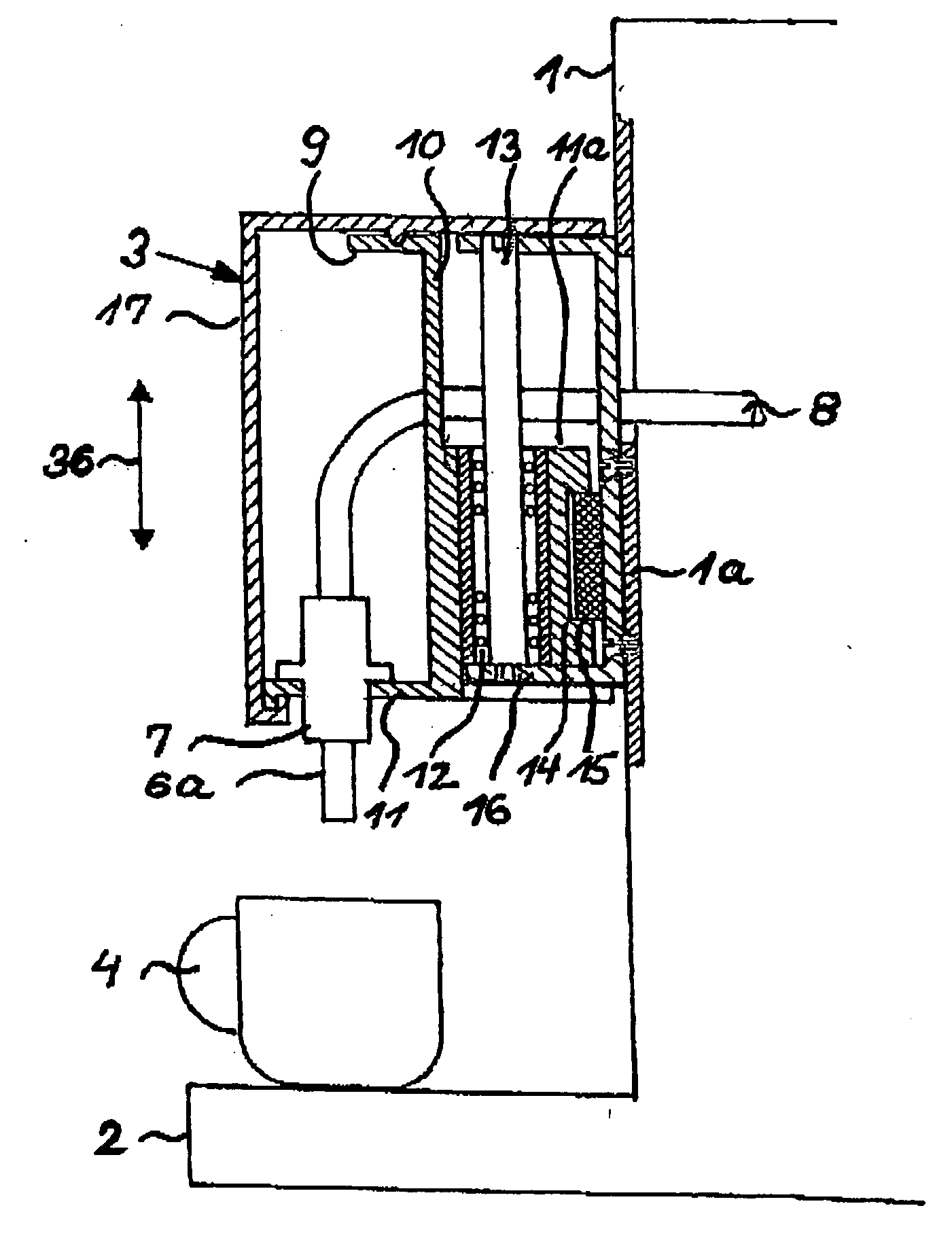 Coffee automat having a vertically adjustable and lockable outflow unit