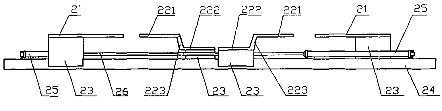 Handle folding device of two-line plastic bag folding machine